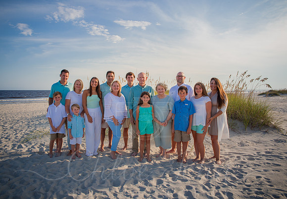 Large Fam Entire Group arrange small kids in front taller ones in back